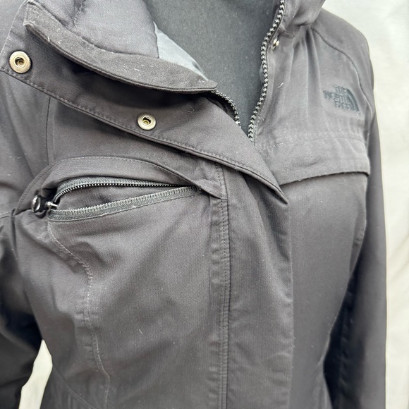 The North Face classic women’s Hyvent parka medium black - Picture 6 of 10